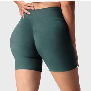 YEOREO women seamless workout short